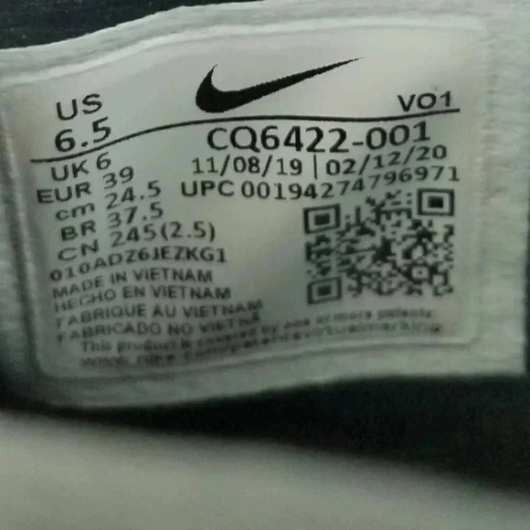 Nike Sz 6.5 Air Zoom UNVRS Flyease Men\'s Sneakers